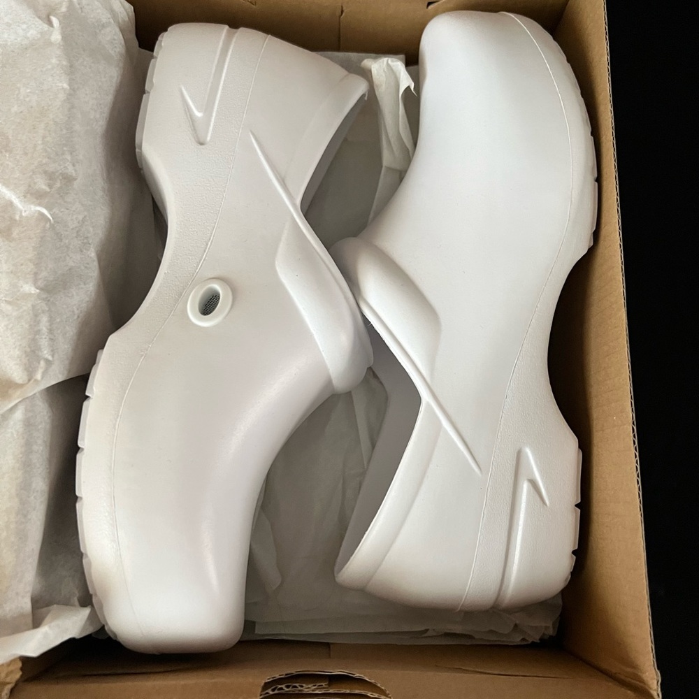 Anywear Guardian Angel Women's Healthcare Professional Footwear Sz 8 M
